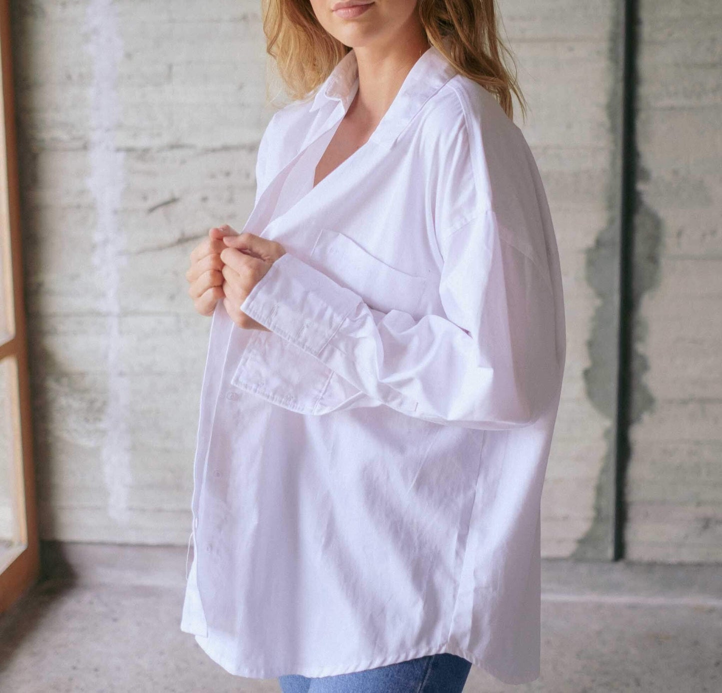 Chemise oversize pour femmes en coton blanc